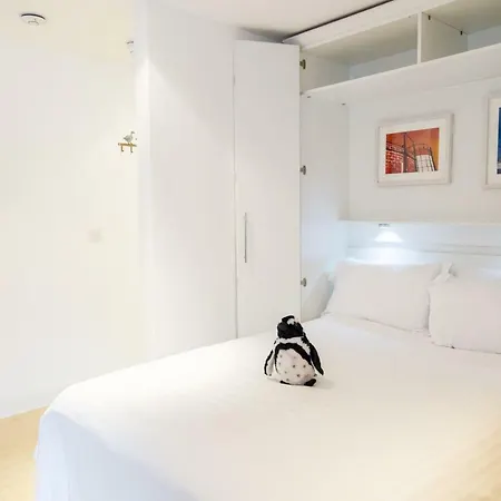 Queens - City Centre Apartment *